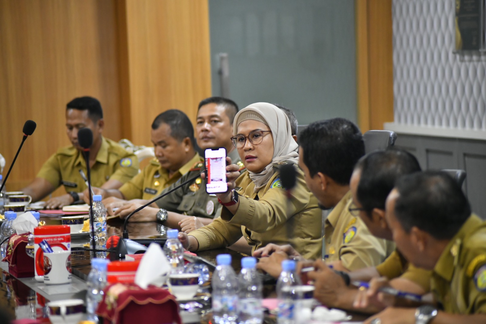 Bupati Nina Agustina Minta Camat Tingkatkan Program Kerja