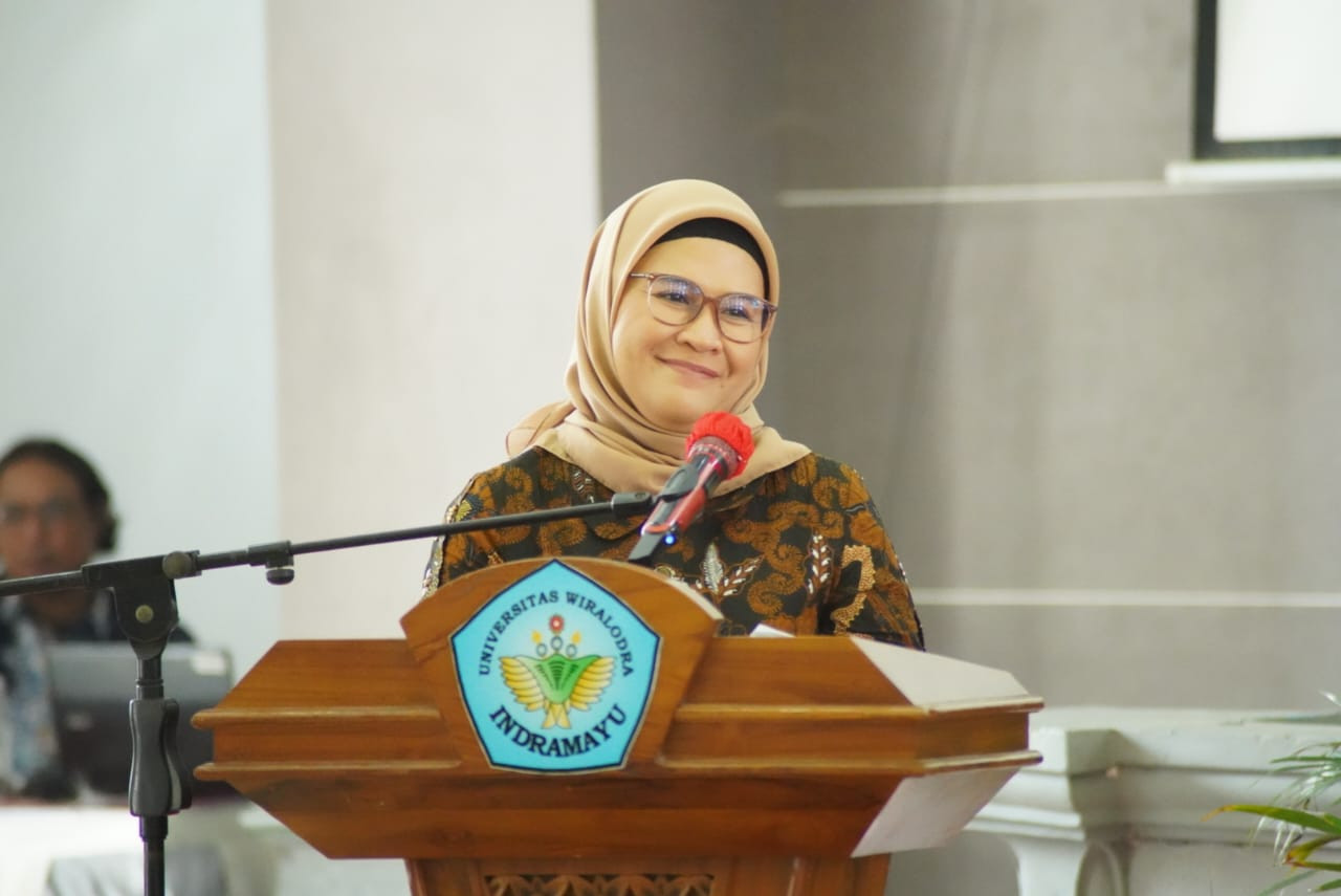 Hadiri Wisuda Universitas Wiralodra, Bupati Nina: Sinergi dan Kolaborasi Tingkatkan Kualitas Pendidikan di Kabupaten Indramayu