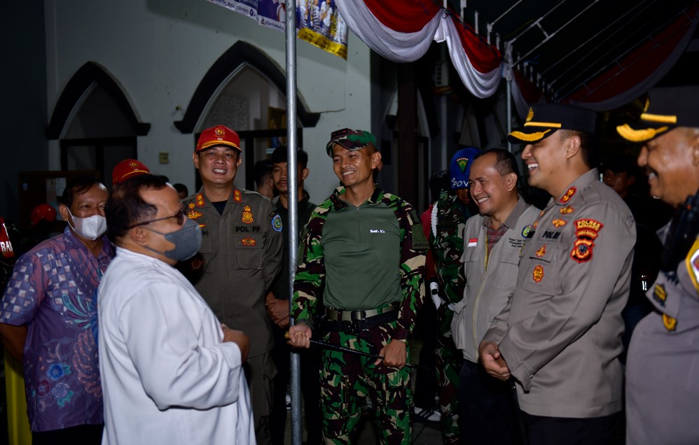 Asda-Jajang-Sudrajat-dan-Forkopimda-Indramayu-Pantau-Pelaksanaan-Ibadah-Natal.jpeg