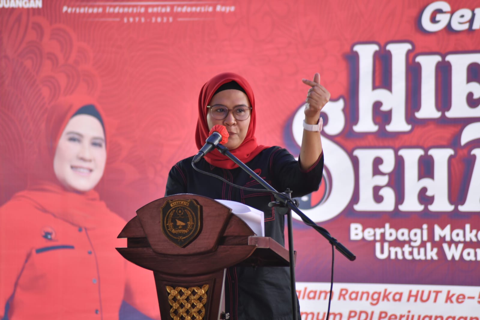Inovasi-Bupati-Nina-Agustina-Turunkan-Angka-Kemiskinan-Ekstrem-Peroleh-Apresiasi.jpeg