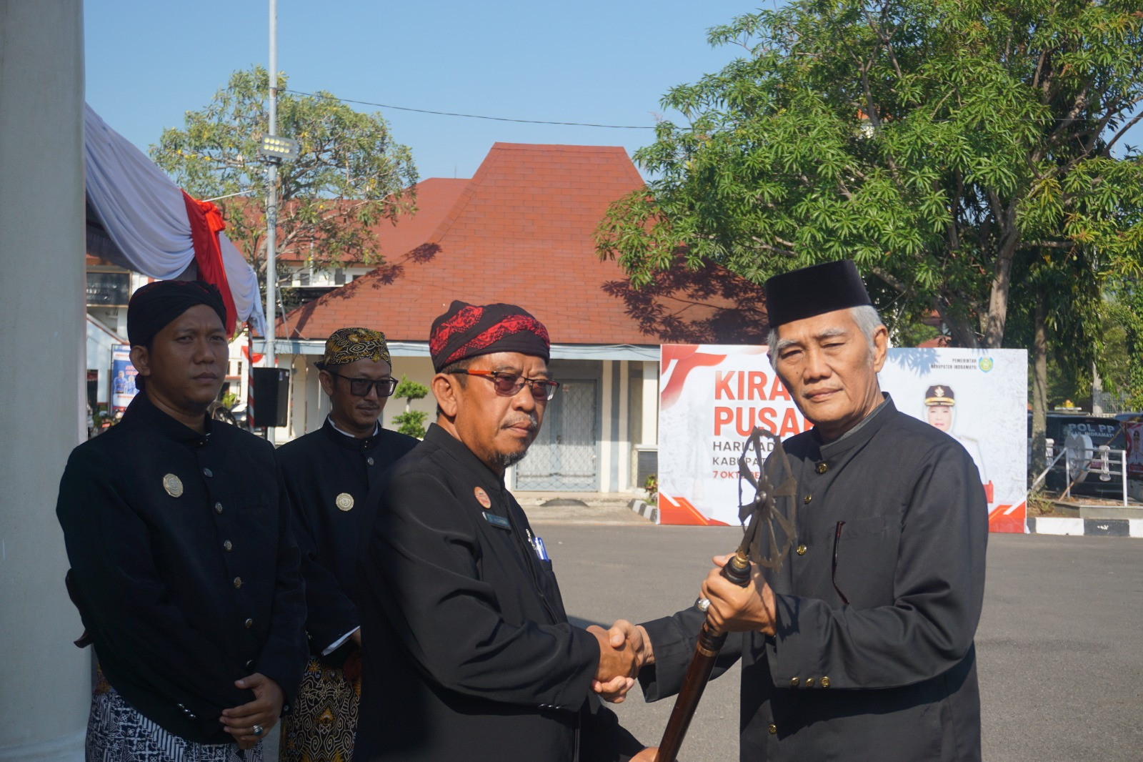 Kirab Pusaka Peninggalan Leluhur Indramayu, Merawat dan Mengenalkan Sejarah Kepada Masyarakat